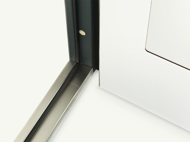 Порожек – важный элемент металлической двери